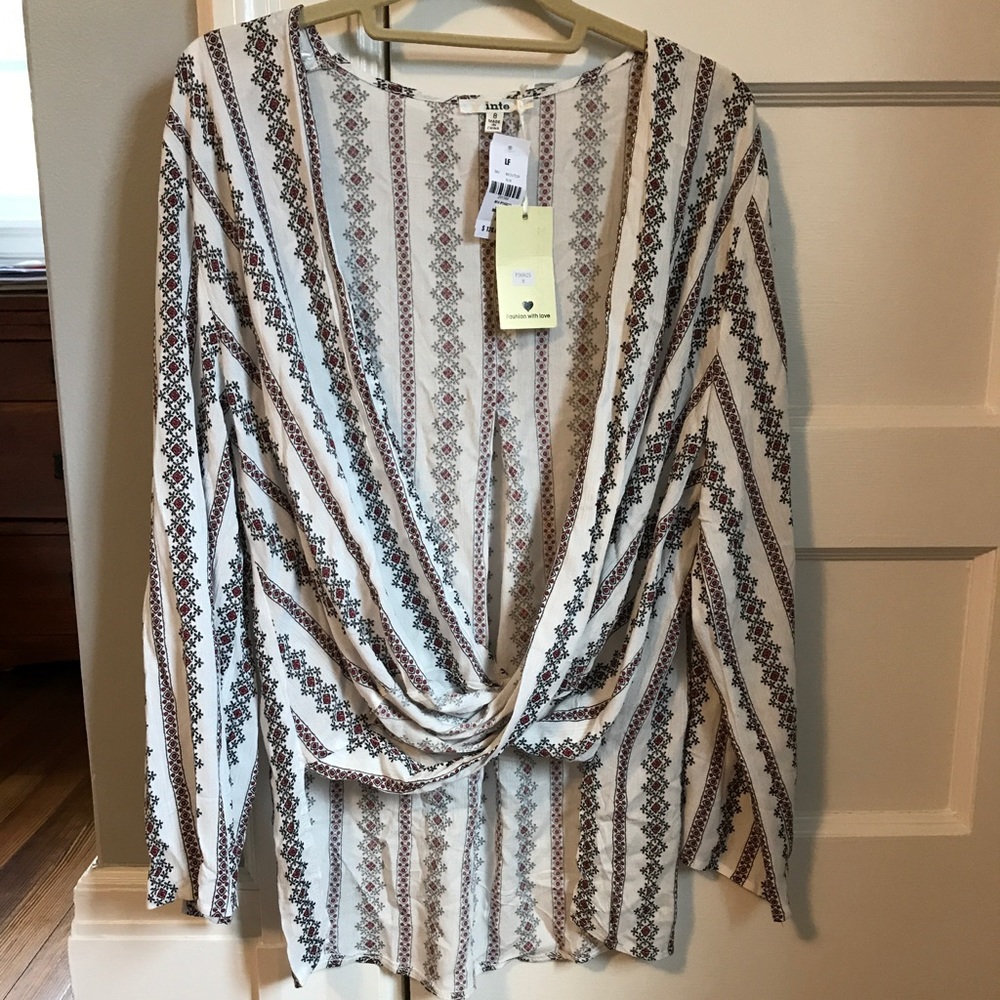 ☀️NWT LF high low twist front floral top✨